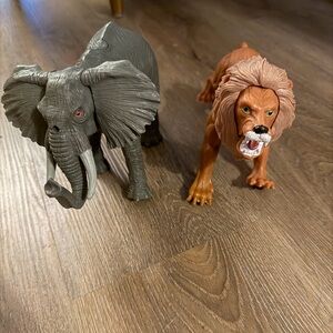 Like New animals from the zoo gift shop elephant lion toys toddler kids animal
